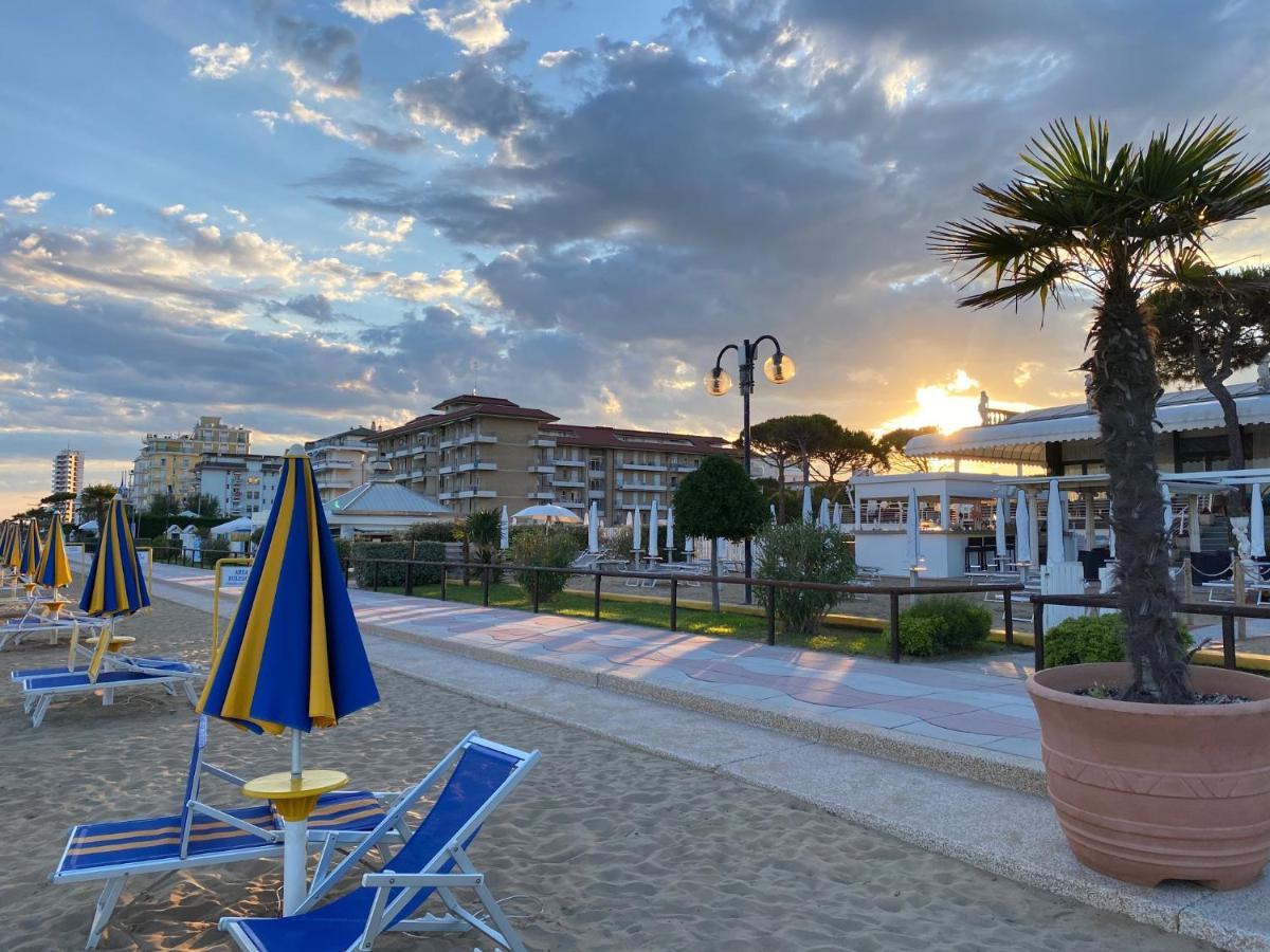 Residence Alba D'Oro Solo Famiglie Lido di Jesolo Buitenkant foto