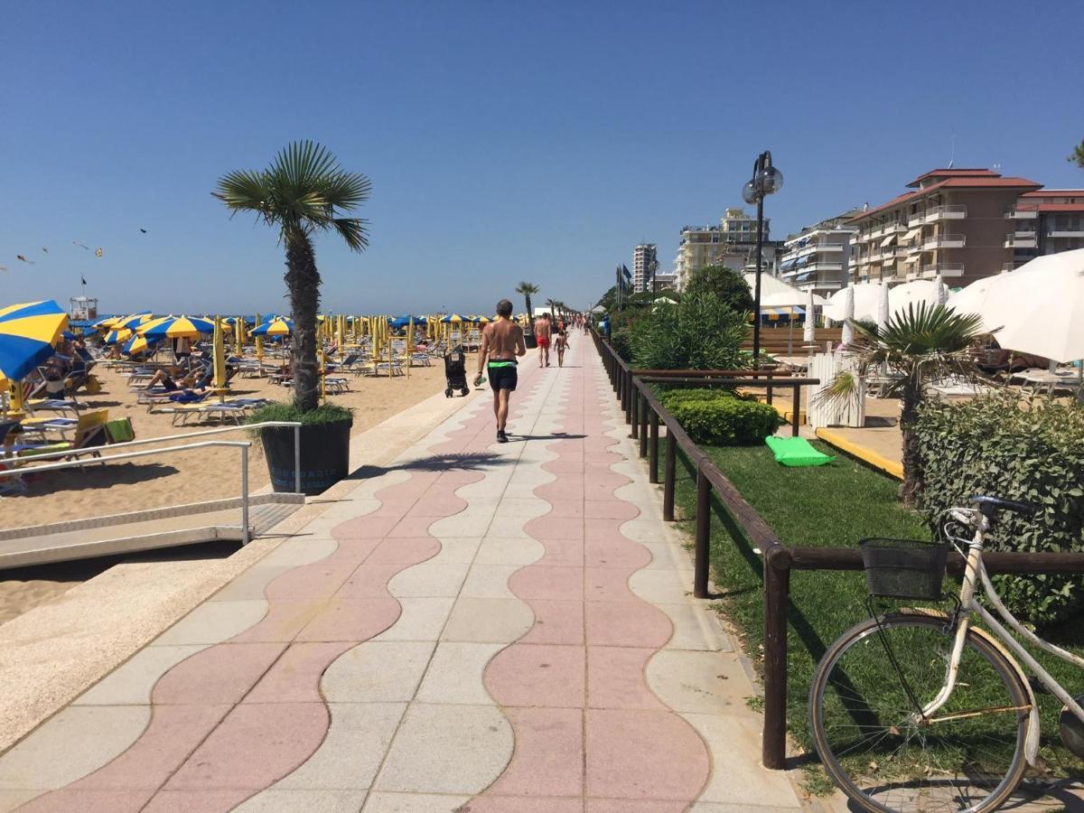 Residence Alba D'Oro Solo Famiglie Lido di Jesolo Buitenkant foto
